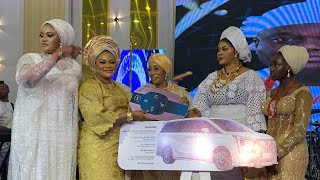 OONI'S QUEENS STORM THE STAGE IN STYLE.