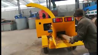 Large mobile Diesel Wood Branch Log Chipping Shredder Chipper made in china