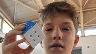 LIVE de la competitia de cub rubik