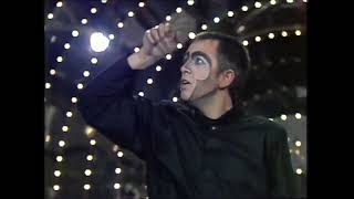 Peter Gabriel - Shock the Monkey in Italy