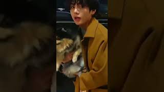 V with his dog 🐕 so cute 😍😍😍😍😍😍😍😍😍