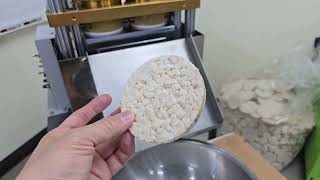 Making 95mm round rice cake testing by SYP9502 puffed rice cake machine from Korea