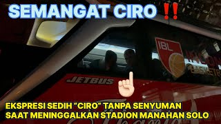 Pemain Persib Ciro Alves Tertunduk Lesu Saat Memasuki Bus Usai Kalah dari Persis