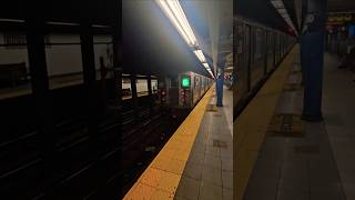 6 train at Lexington Av-59st in Lenox Hill Manhattan #train #nycsubway #travel #nyc