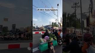 Penjual Sayur Kecegat KRL Jogja-Solo #railroadcrossing #shorts