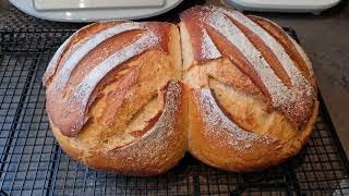 Knuspriges Dinkel Buttermilchbrot im Ofenmeister