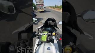 Dhire bike chalata hu😅 #shorts #shortsvideo #whitedevilrider #explore #motovlog #rider #yamahar15v4