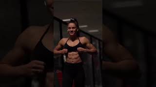 Elisabeth abs flex