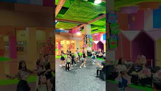 happy banget kalau ngajarin kids yg gemesh2 … #trending #danceindia #bollywoodsong #bollywooddance