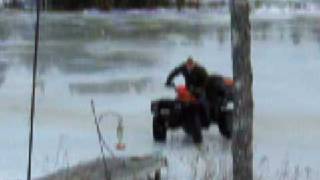 HillWilliam doing donuts on the Lake