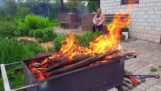 BBQ in the backyard with family