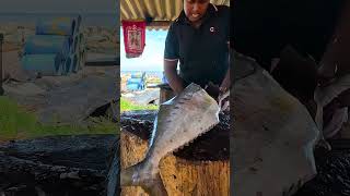 😱 INSANE !! 🔴 Live Giant Golden Trevally Fish Cutting Skills! #shorts