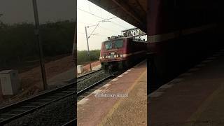 12703/Falaknuma Express (PT)फलकनुमा एक्सप्रेस #indianrailways #shortsvideo #explore #wap4