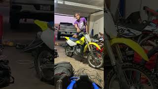 😂 marks mom wouldn’t let him ride the big rm 85 so he practiced combos in the garage!!