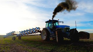 🇨🇵XL PLOUGHING in France with NEW HOLLAND 8870 and GREGOIRE BESSON 12 Furrow!