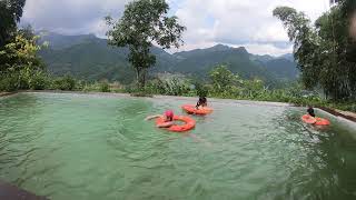 Hoa Binh 2018 di choi cung nha Thanh Chi