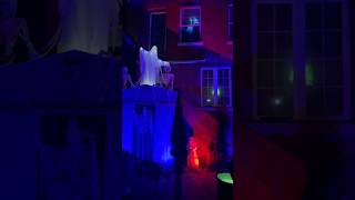 Amazing Haunted House on Halloween Night ! #halloween #halloweenshorts #halloweendisplay