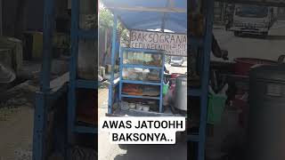 AWAS PAK SOPIR ⁉️ lupa menutup kaca, bakso dan gorengan nyaris jatuh #videolucu #viral #2023