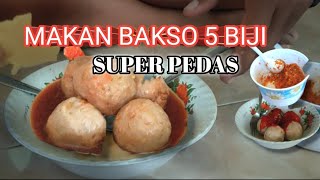 Makan Bakso// Rasanya Pedes sekali +krupuk peyek