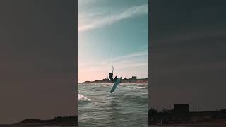 I‘ve never been kitesurfing in Italy before. Who would have thought, that I would learn this trick?