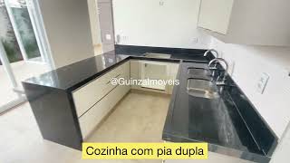 linda casa localizada no condomínio Splendido repleta de armários