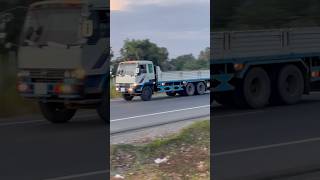 Truck driver on the road #heavytruck #jcbvideo #truckdriver #bentruck #dozer #driver #heavytruck