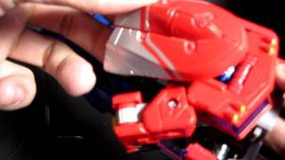 Transformers - Optimus Prime Classic Voyager unboxing and transformation