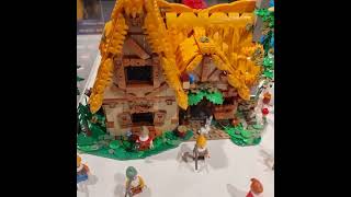 Exclusive LEGO Snow White and the Seven Dwarfs' Cottage Review! | Set 43242 Showcase #L43242