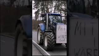 Hundreds of German farmers blockade Frankfurt Airport with tractors