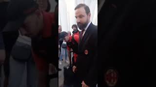 😱 CLAMOROSO #Milan 🔴⚫ a tu per tu coi Giocatori! #Pioli e tutti i #rossoneri visti da vicino! 👀