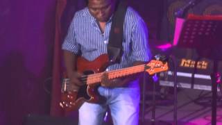 Chaminda Silva Bass slapping solo