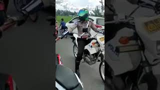 dua sosok pria lagi eting sama polisi...???