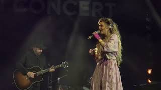 Clare Bowen - Nashville