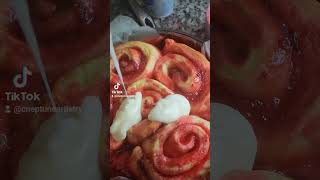 Strawberry 🍓 Rolls