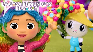 🌈 Cómo hacer ramos de flores de arco iris con Gabby 💐 | LAS AVENTURAS DE LA CASA DE MUÑECAS DE GABBY