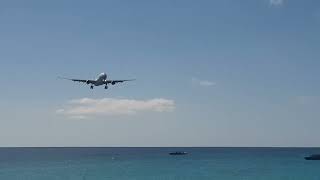 Air France flight landing at princess julianna, st maarten