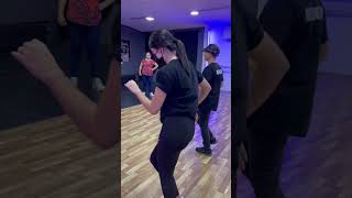 Pasos sueltos con Víctor y Claudia #baile #bachata