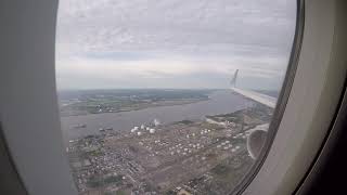 American Airlines Airbus A321 landing in Philadelphia N124AA