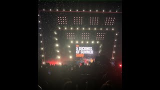 THE 5 SECONDS OF SUMMER SHOW IN LONDON