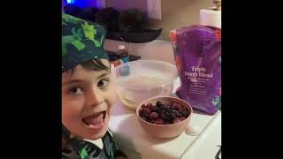 Cooking with Kastiel - Homemade berry cobbler