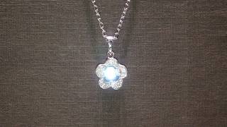 Dancing Moissanite Pendat