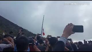 Pengibaran bendera merah putih di puncak gunung talang...