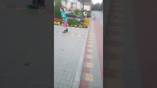 Трюки на роликах, еще один трюк на бордюре, Настя. #freeskate #rollerblading #inlineskate  #трюки