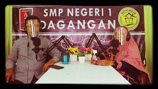 semacam podcast ... bersama Bu Nia SMPN1 DAGANGAN (yg punya tempat) 😅