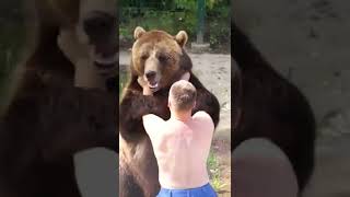 Um Homem A Lutar Contra Um Urso! #shorts