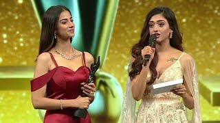 Miss India 2018 Meenakshi Chaudhary & Gayatri Bhardwaj at Vimal Filmfare Awards 2019