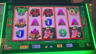 Slot Machine Big Hits/Bonus Play Action