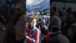 Marcha de la INT de Moreno a la carpa del Consejo.Palabras de Mabel esposa de Rubén.