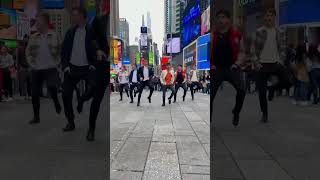 Cairde performing in Times Square #shorts #anotheronebitesthedust