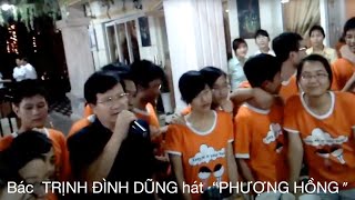 Phượng Hồng    bác Trịnh Đình Dũng hát với lớp 12A4 chuyên Vĩnh Phúc năm 2010